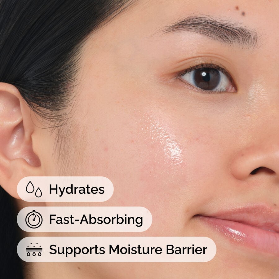 Model application of The Ordinary 100% Plant-Derived Squalane